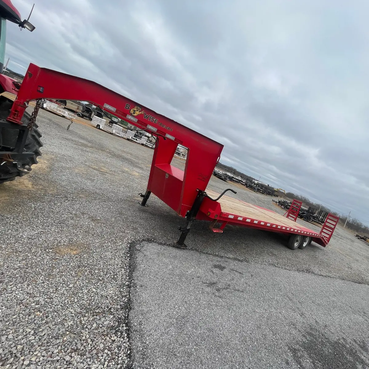 Pre-Owned B Wise 8X28 Flatbed Gooseneck 16,800 Gvwr 2