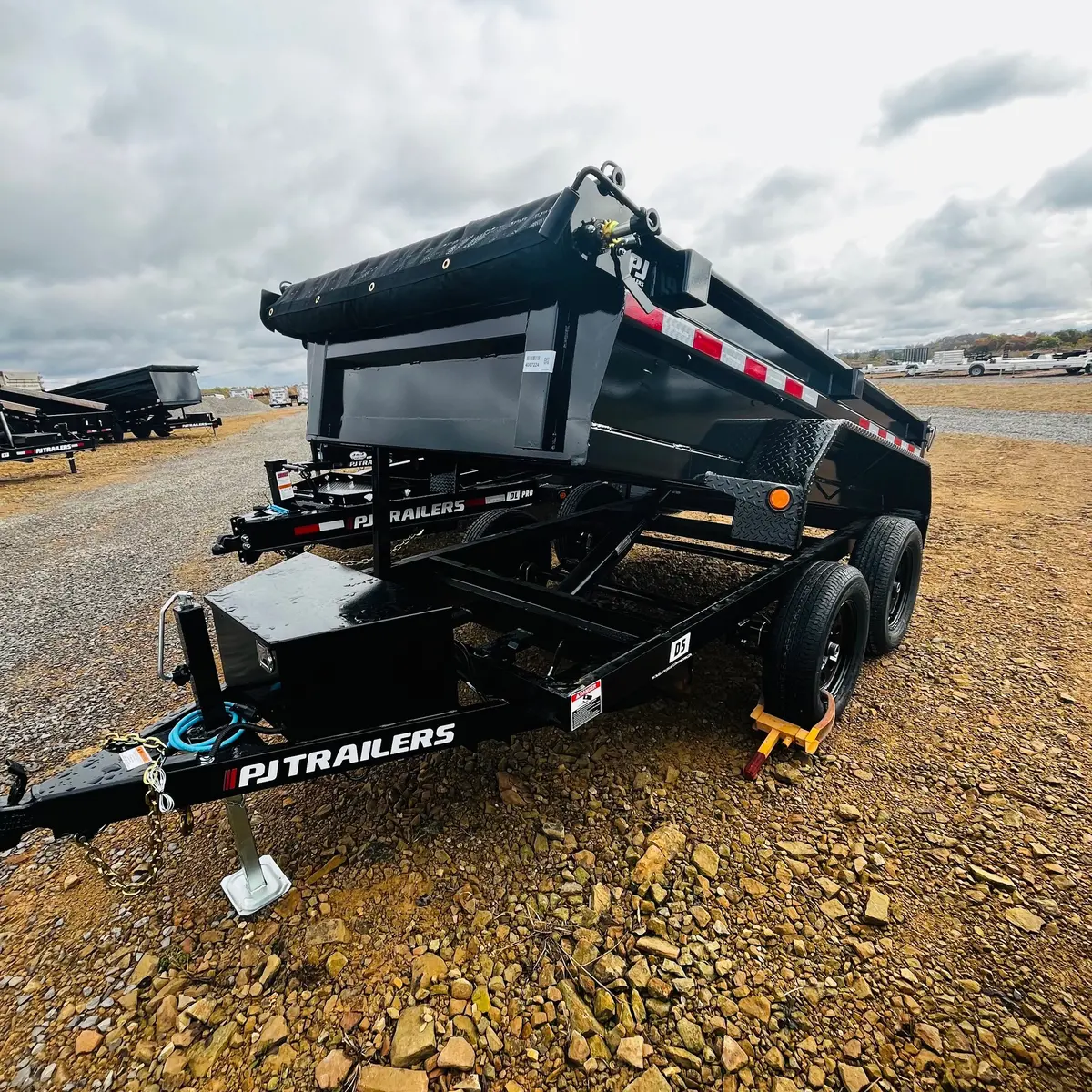 2026 Pj (D5) 5X10 Tandem Dump W/ Tarp Kit 1