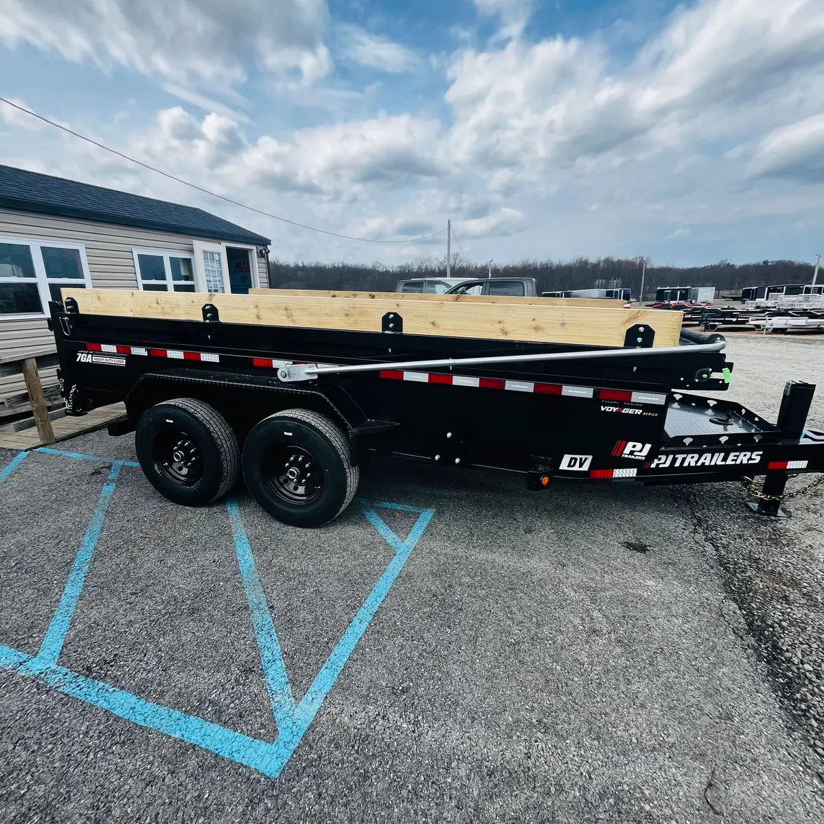 Pj Dv 7X14 Dump 15,400# Gvwr Swing Arm Tarp And Ramps 1
