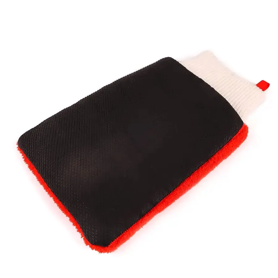 Maxshine Magic Clay Mitt 1