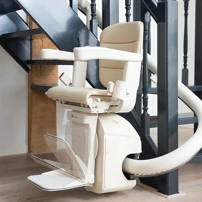Freecurve Curved Stairlift 1