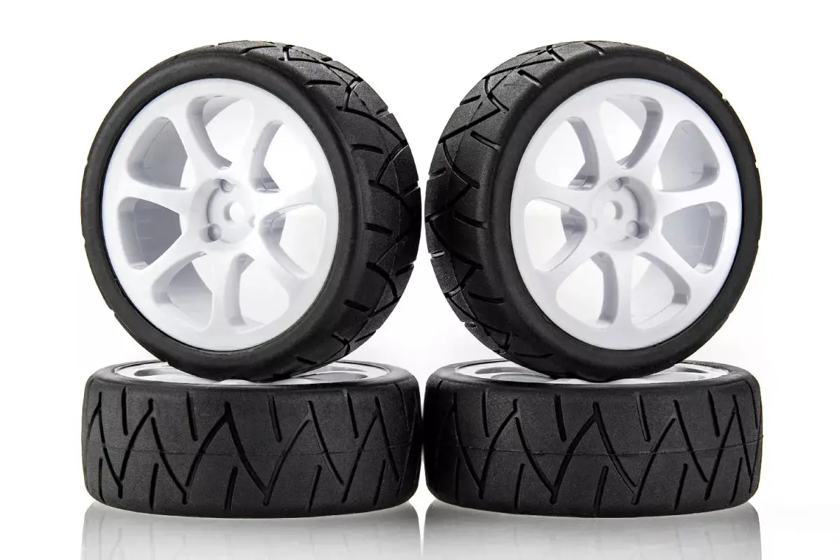 Team Powers 1/10 Touring Car 34S Treaded Radial Tyres W/ White Rims 4Pcs 1