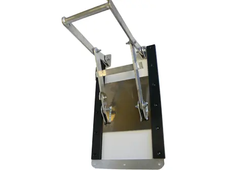 Taildoor Graindoor W/ Overcentre Handle 1