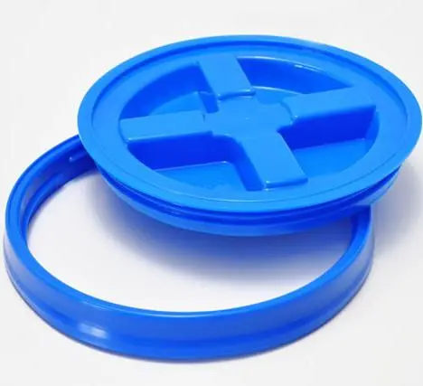 Grit Guard Gamma Seal Lid 1